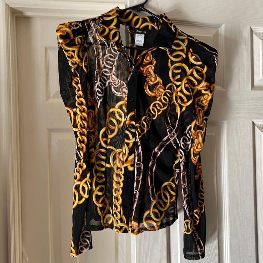 Dressy top with chain print